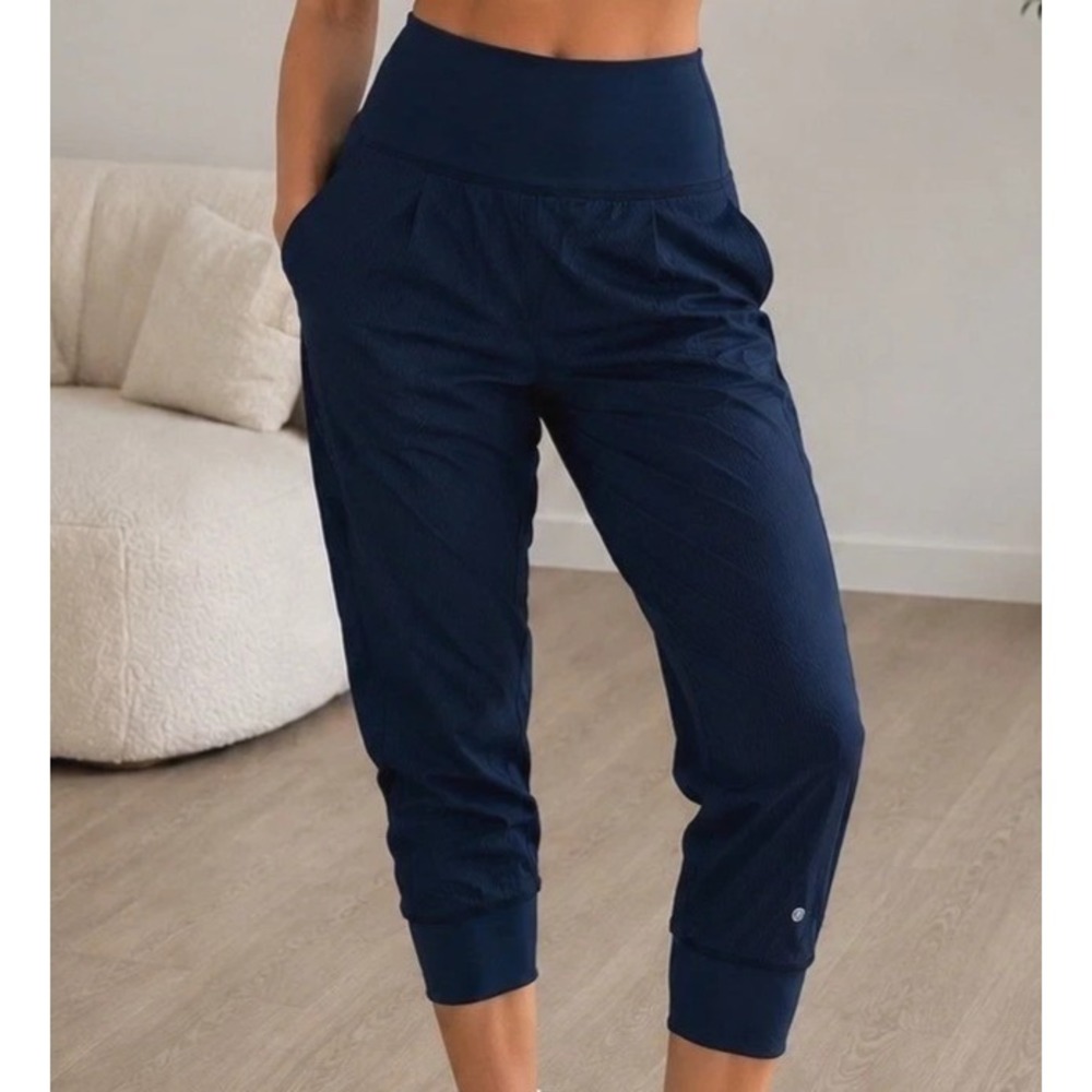 Lululemon Athletica In Flux HR Crop Pant Women's Sz 4 Navy Blue $98 New